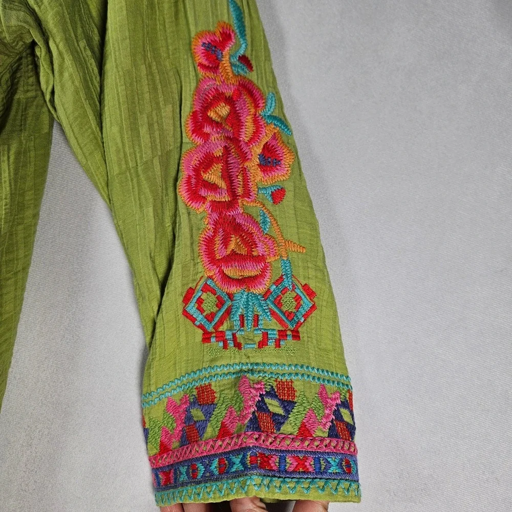 Calessa Top Womens L Green Embroidered 3/4 Sleeve Boho Peasant Festival Vacation